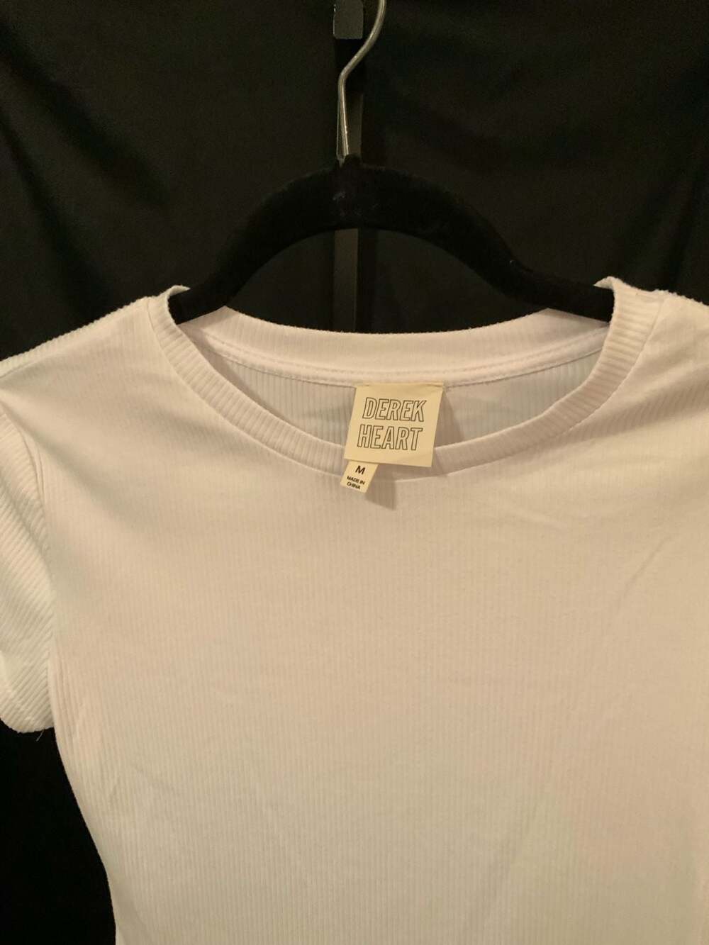 Derek Heart White Ribbed Short Sleeve Crop Tee - Picture 3 of 4